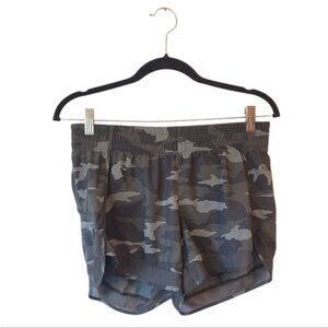 Athleta Women's Camo Mesh Racer Run Shorts 4" Size S
